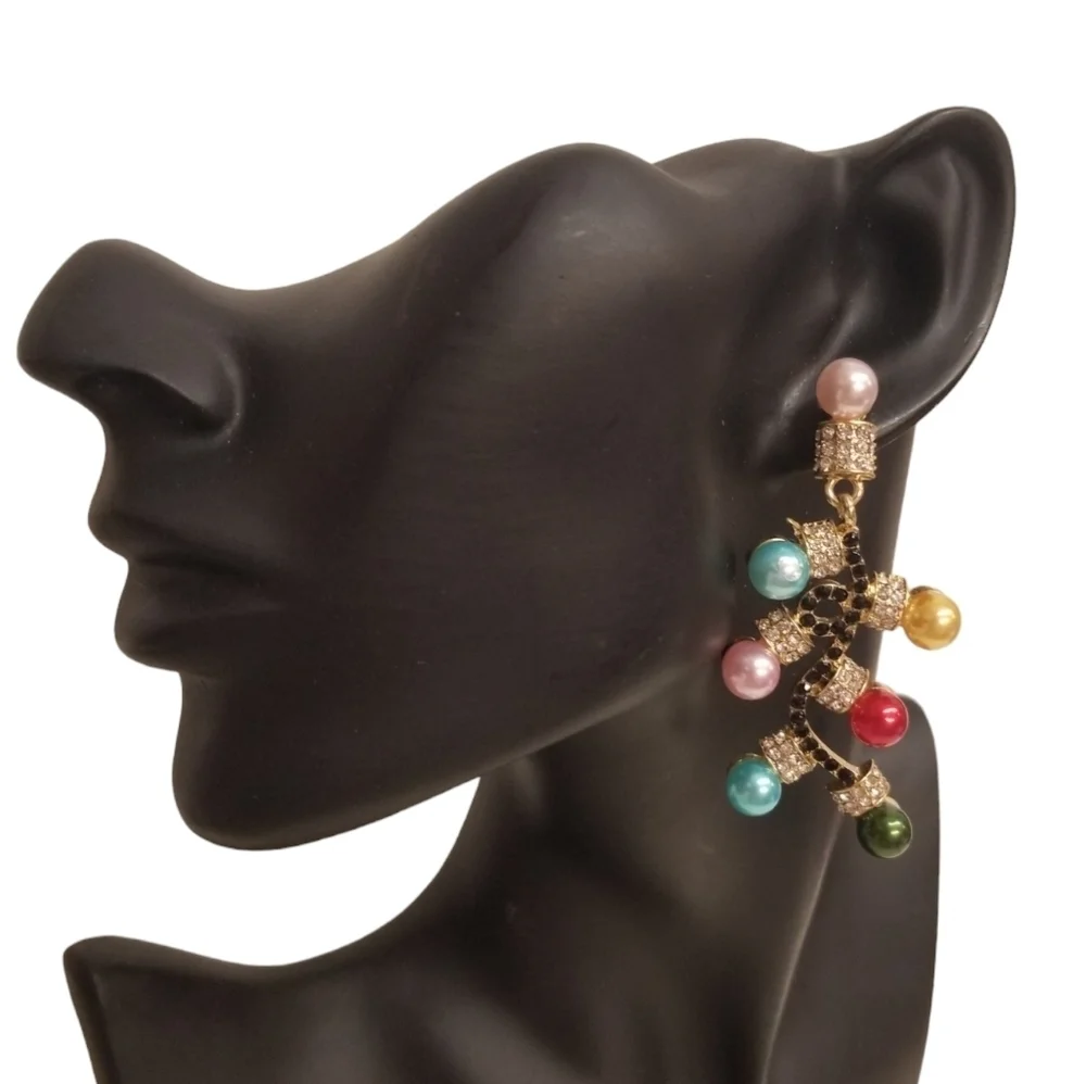 NWT KOHLS FESTIVE CHRISTMAS EARRINGS